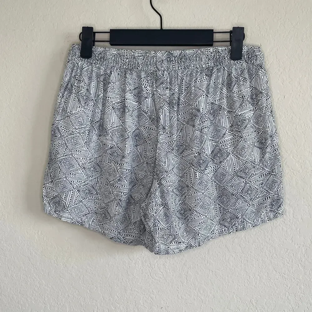 Old Navy Black & White Dotted Pull-on Shorts - Size S